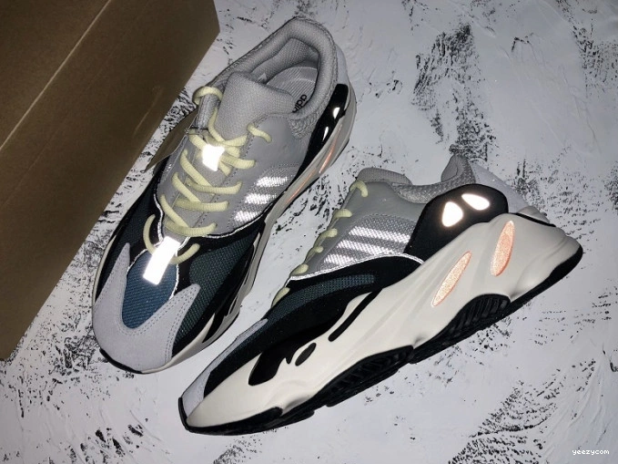 Adidas Runner Boost 700 Wave Yeezy B75571 1025